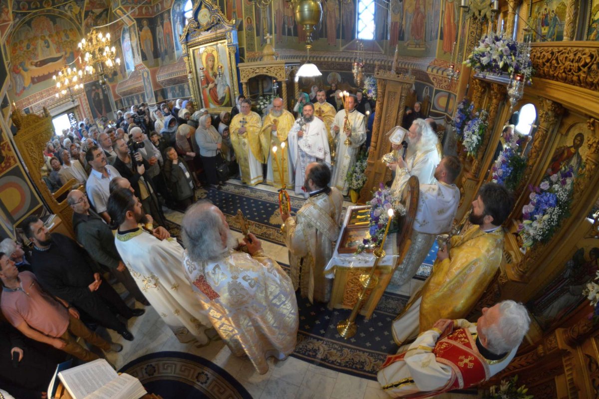 Liturghie arhierească oficiată de către PS Calinic Botoşăneanul 18702