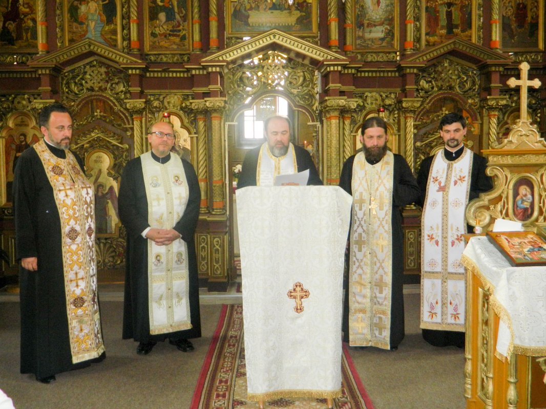 Moment istoric pentru comunitatea bocșeană - un nou preot în Parohia Bocșa Vasiova 18733