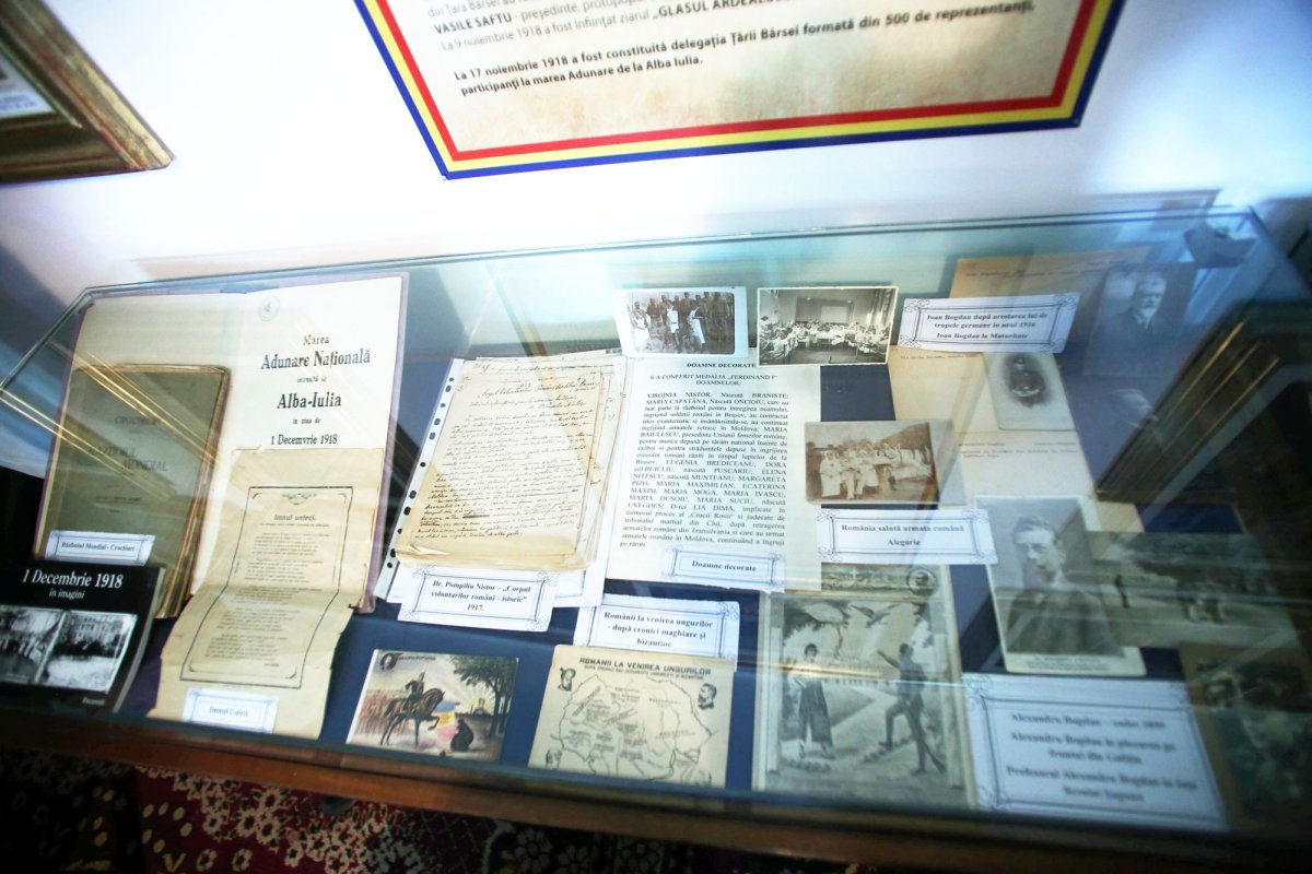 Expoziția „Pași spre Marea Unire” a fost vernisată în Șcheii Brașovului 18583