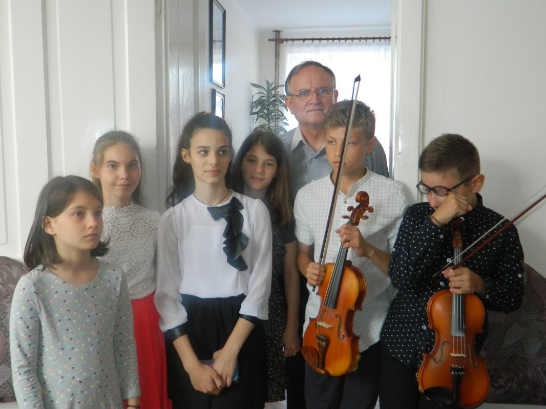 Sunet de pian și vioară la Mănăstirea Vasiova 18599