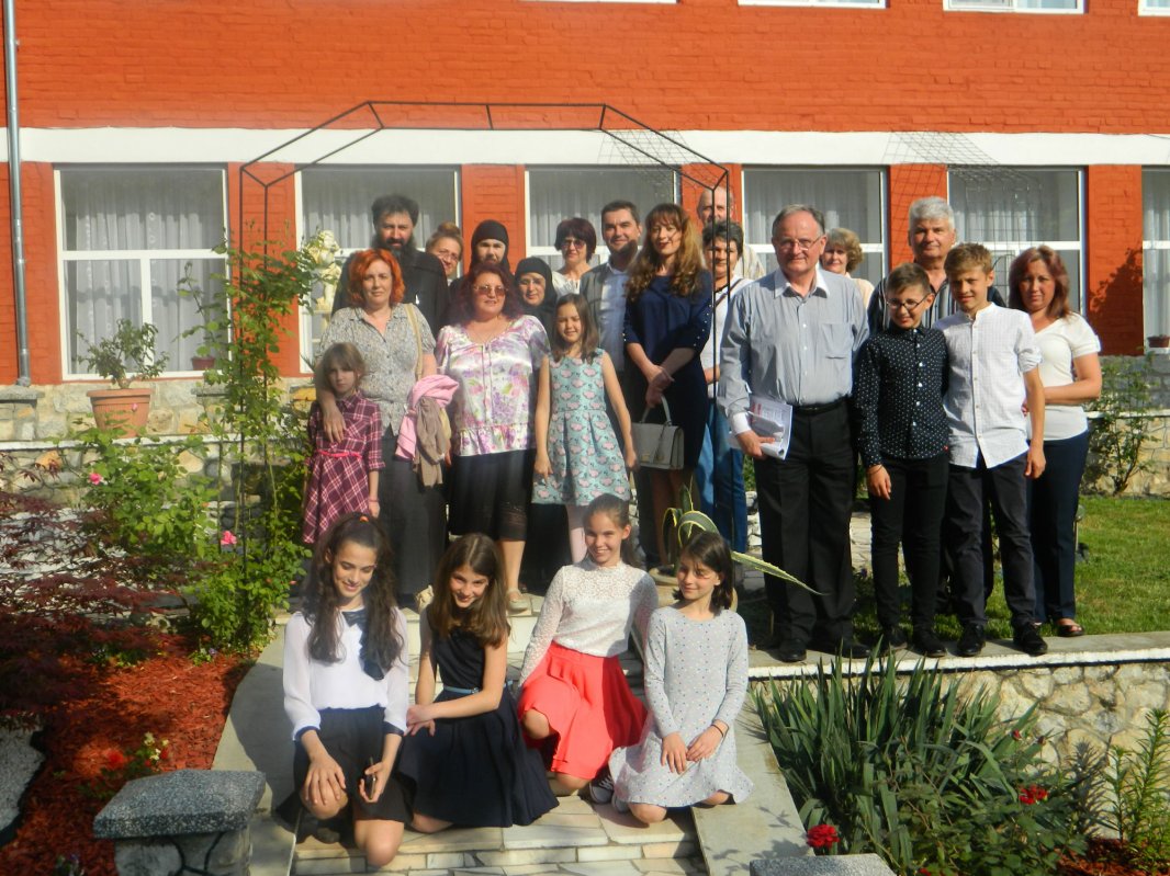 Sunet de pian și vioară la Mănăstirea Vasiova 18601