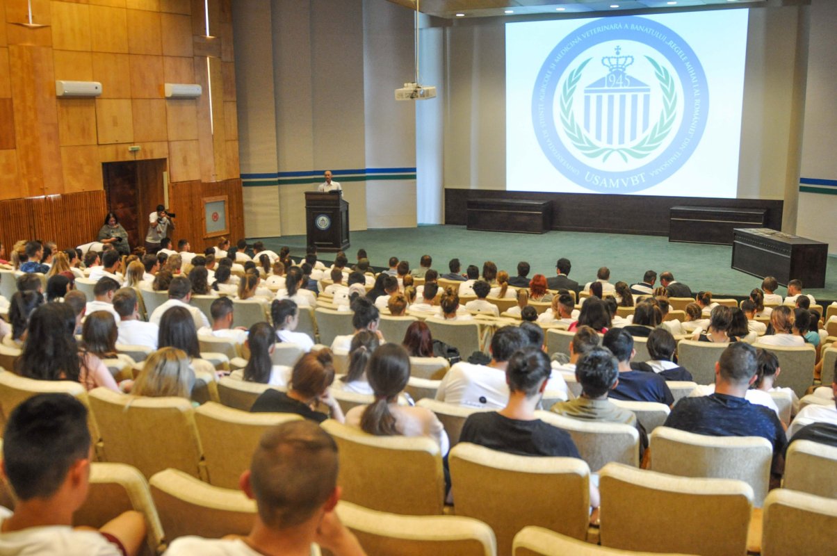 Ziua Regalității, marcată de elevii și studenții timișoreni 18602