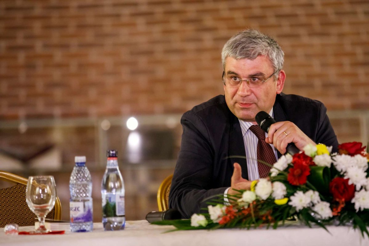 Editura Doxologia a lansat volumul „Darul desăvârşit“, scris de Teodor Baconschi 18491