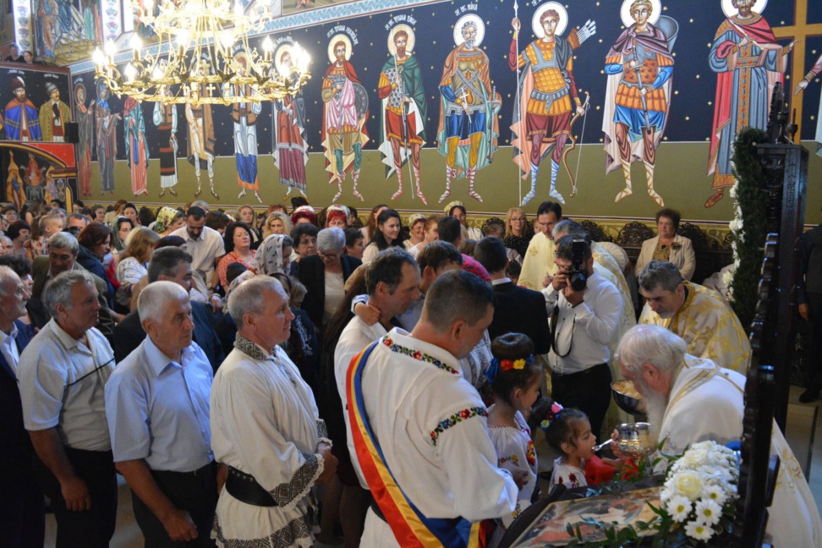 Sfinţiri şi slujiri arhiereşti în a VI-a Duminică după Paști 18425