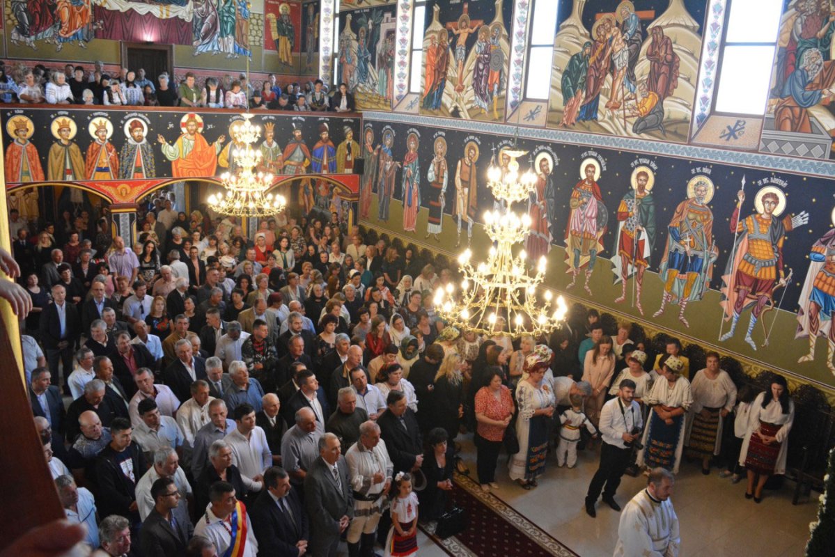 Sfinţiri şi slujiri arhiereşti în a VI-a Duminică după Paști 18426