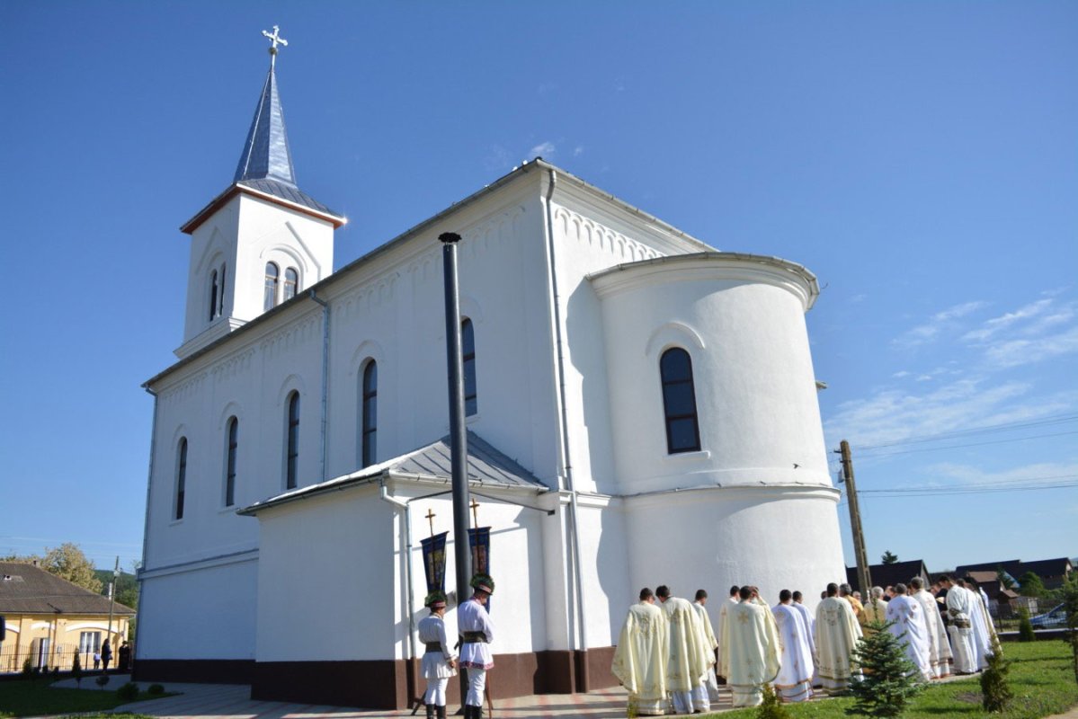 Sfinţiri şi slujiri arhiereşti în a VI-a Duminică după Paști 18427