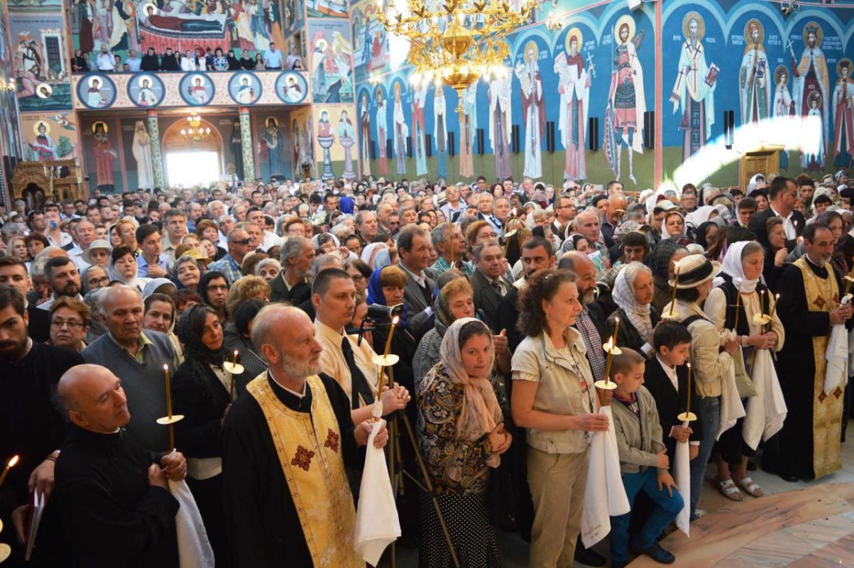 Sfinţiri şi slujiri arhiereşti în a VI-a Duminică după Paști 18430