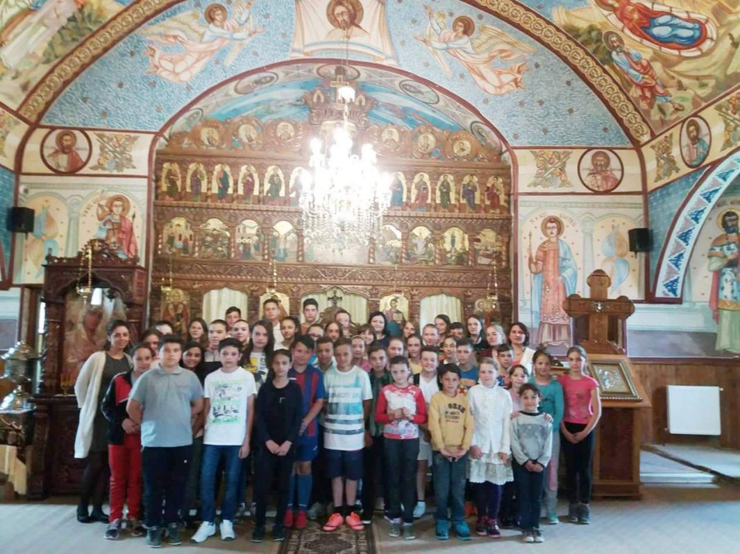 Proiectul „Cartea, sănătate pentru suflet și pentru minte” la Hălmăsău, Beclean 18336