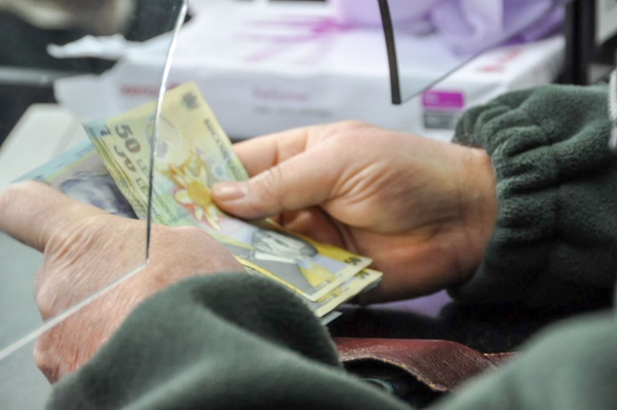 Românii evită instrumentele online în relaţia cu instituţiile 18389