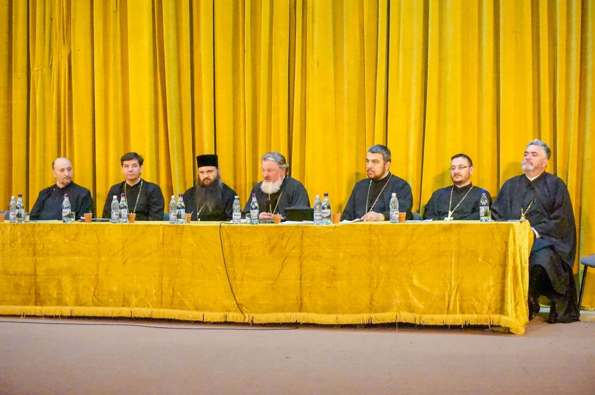 Conferință preoțească la Câmpina 18305