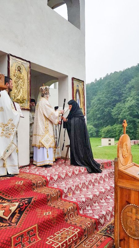 Hramul Mănăstirii Coşuştea-Crivelnic 18282