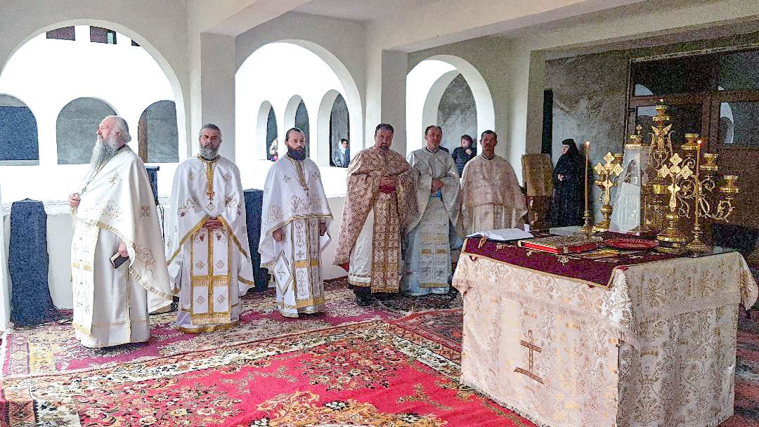 Hramul Mănăstirii Coşuştea-Crivelnic 18284