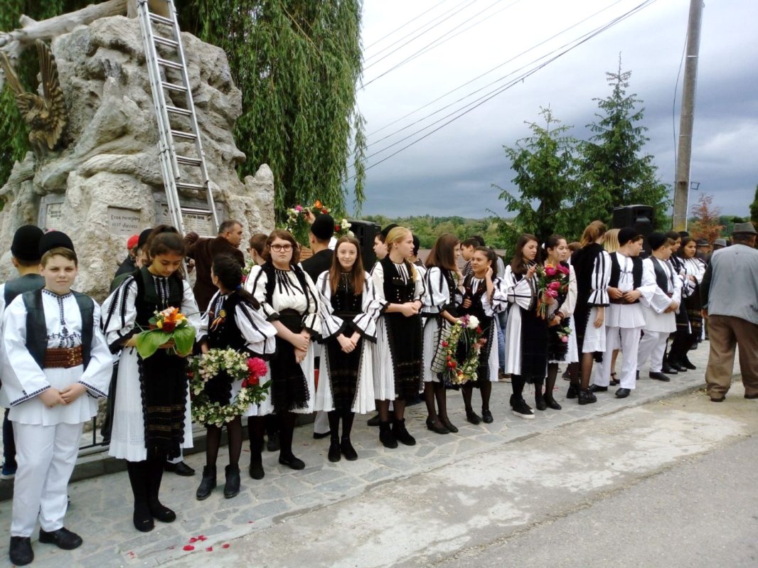 Slujbe de pomenire a eroilor în parohiile oltene 18140