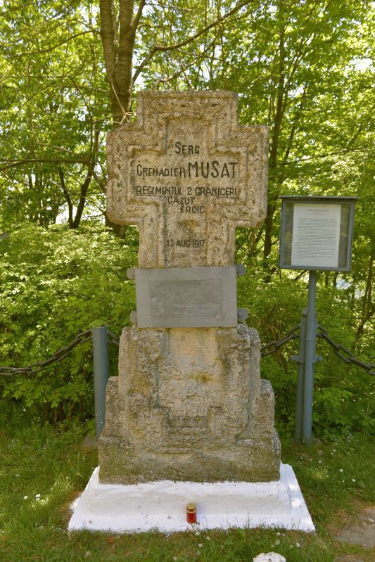 Măgura Ocnei, candela reaprinsă în memoria eroilor 18395