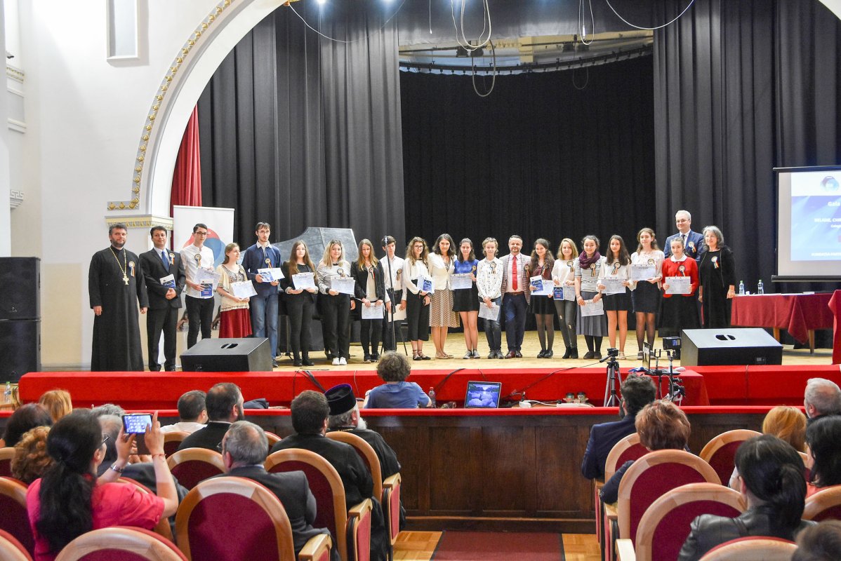 Elevi olimpici, premiați în București 18077