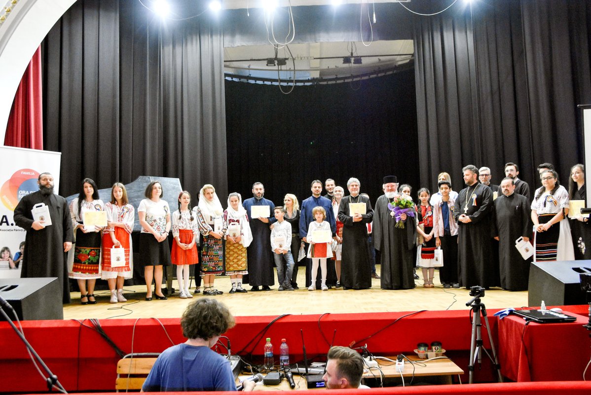 Elevi olimpici, premiați în București 18078