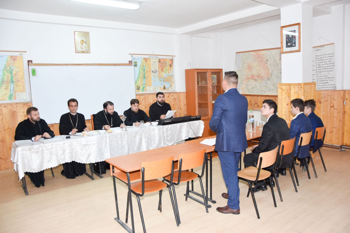 Examen de admitere pentru viitorii elevi seminariști 18064