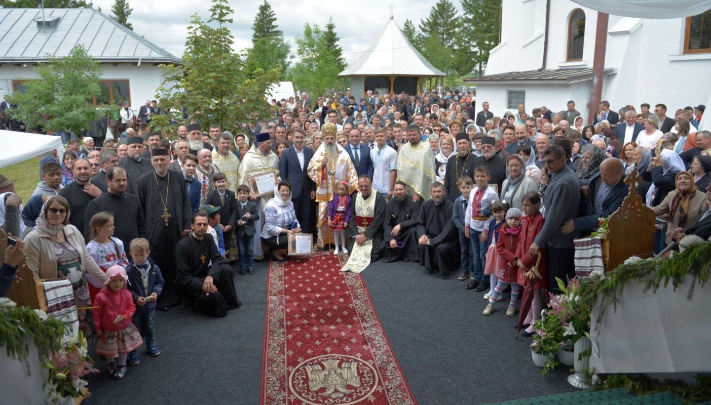 IPS Teofan: „A aparţine Bisericii înseamnă a-L cunoaşte pe Dumnezeu“ 18025