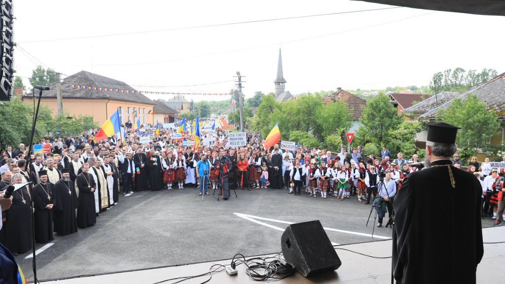 Tineri maramureşeni „Uniţi pentru Marea Unire” la Băseşti 18037