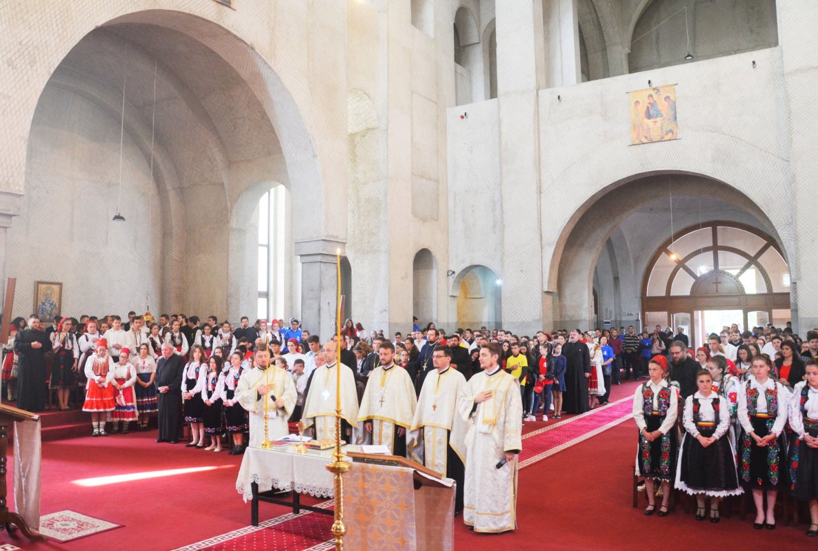 Tineri ortodocși bihoreni reuniți în anul Centenarului Marii Uniri 18034