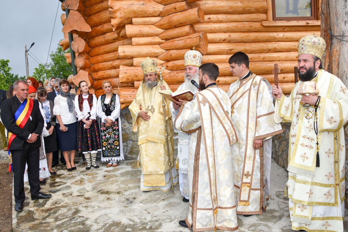 Sfințirea Bisericii „Sfânta Lucia” din Vărădia, județul Caraș-Severin 17984