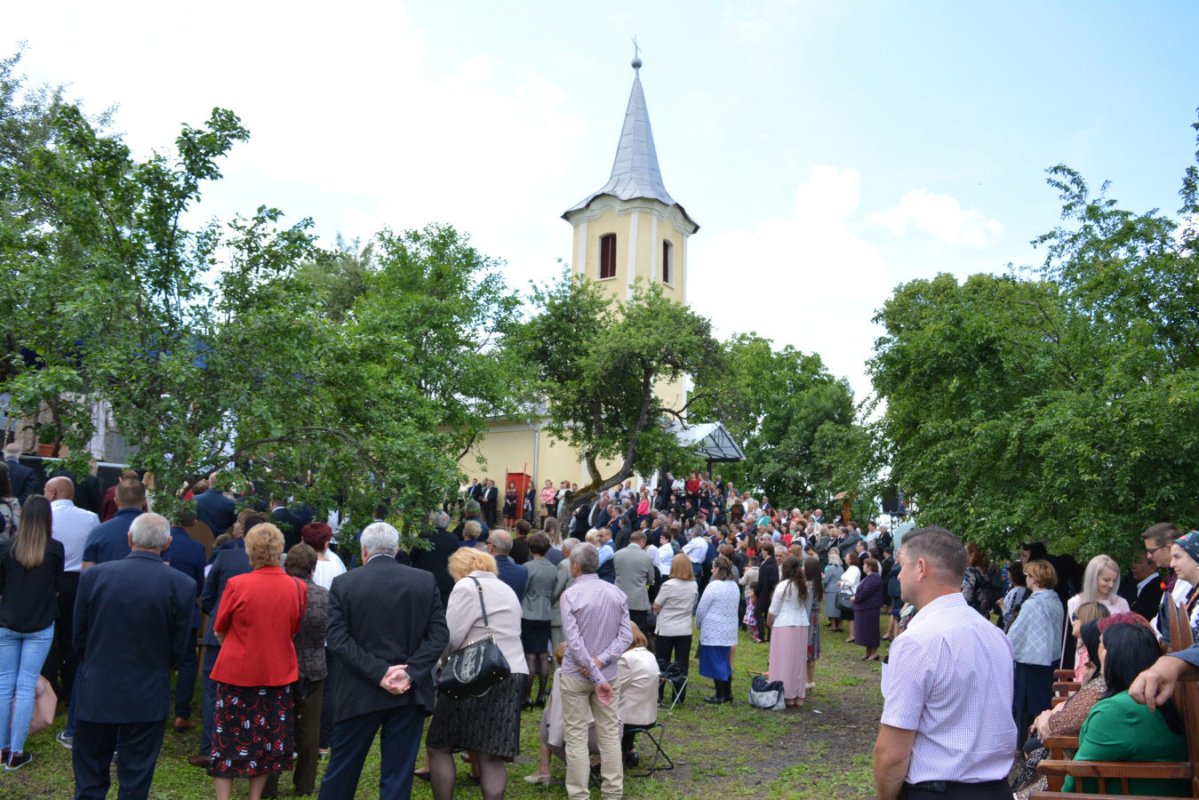 Slujiri arhierești în Duminica a șaptea după Paști 17957