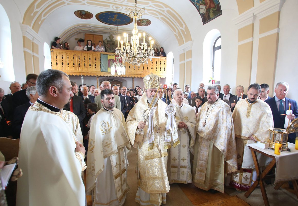 Slujiri arhierești în Duminica a șaptea după Paști 17960