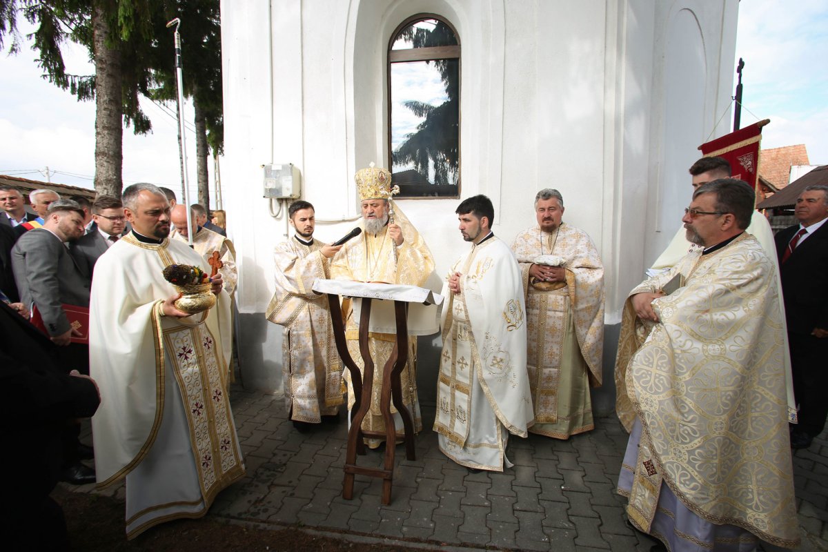 Slujiri arhierești în Duminica a șaptea după Paști 17964