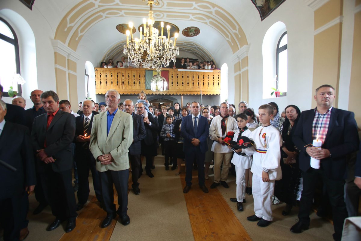 Slujiri arhierești în Duminica a șaptea după Paști 17965