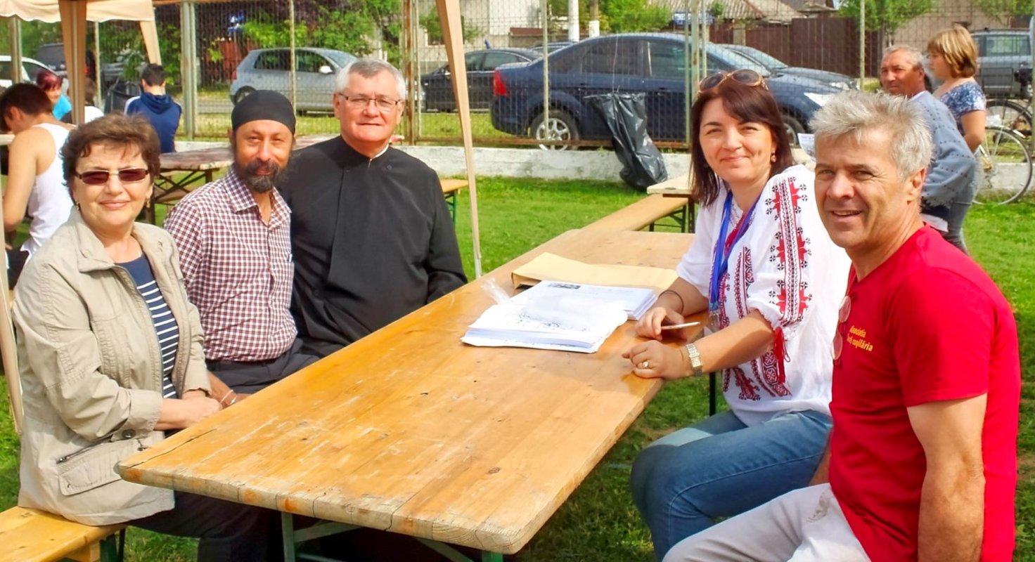 Activităţi sportive în sprijinul familiei, la Parohia Bujac 17912