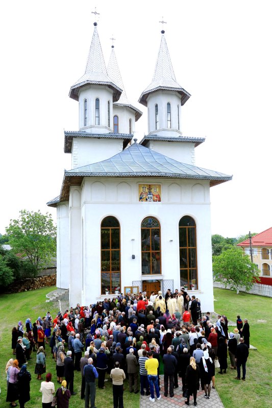 Sfințirea bisericii Parohiei Ruginești I din județul Vrancea 17935