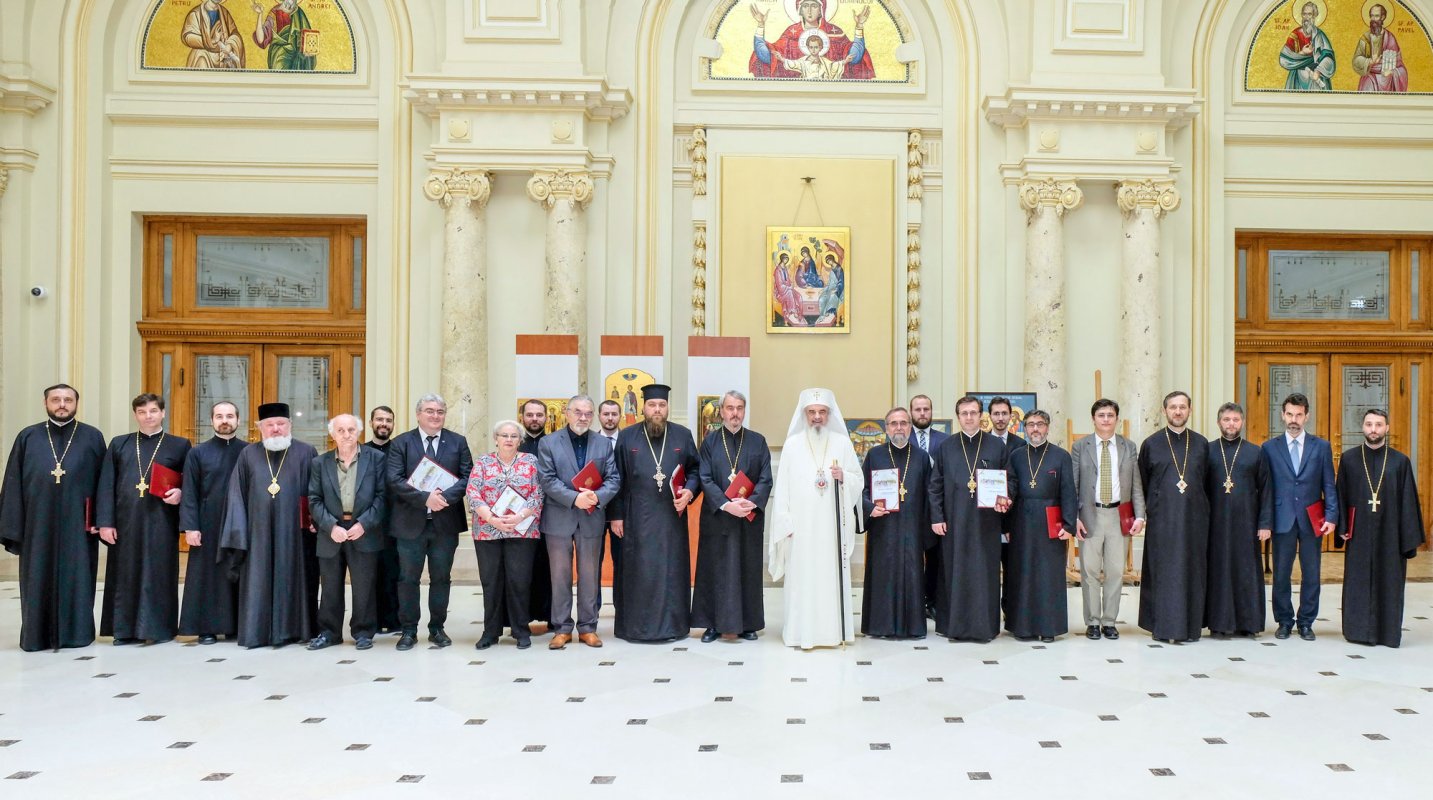 Distincții pentru participanții la congresul teologic 17856