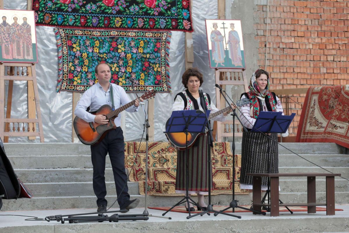 Serată muzicală la Parohia Gara Veche din Piatra Neamţ 17809