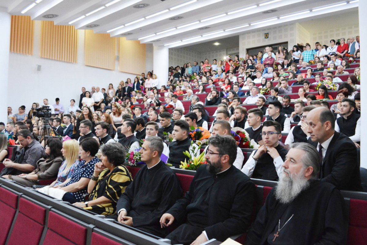 Festivitatea de absolvire a elevilor de la Seminarul Teologic Ortodox clujean 17729
