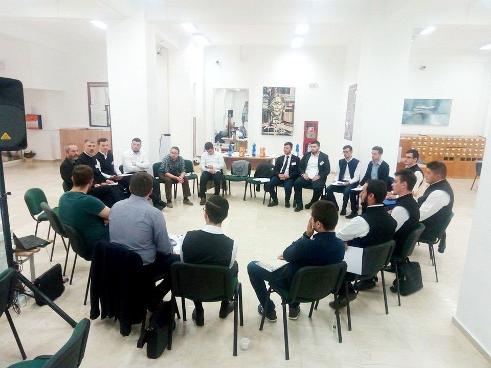 Simpozion național studențesc la Facultatea de Teologie Ortodoxă din Oradea 17736