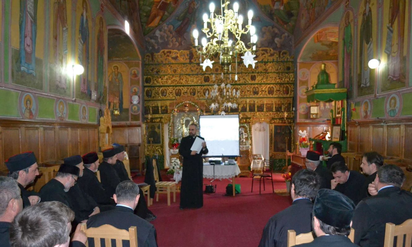 Training catehetic în protopopiatele 1 şi 2 Iaşi 17724