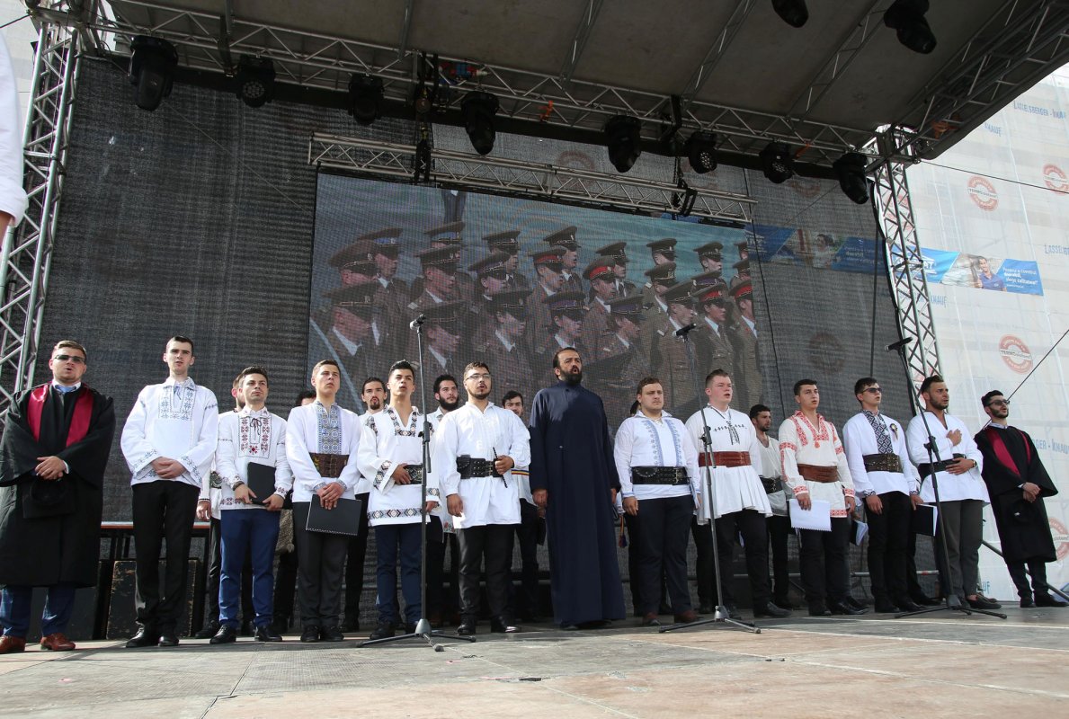 Festivitatea de absolvire „Gaudeamus” în Piața Mare din Sibiu 17643