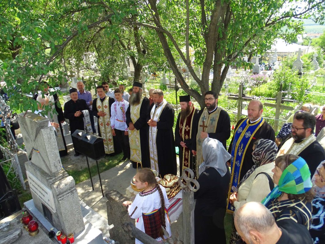 Simpozionul „Basarabia răpită - părintele Dimitrie Bejan“ a avut loc la Hârlău 17624