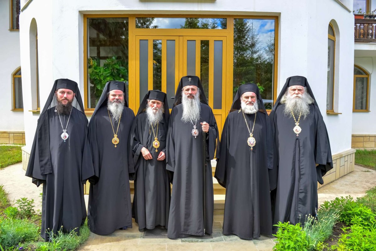 Slujiri arhiereşti în Mitropolia Moldovei şi Bucovinei 17621