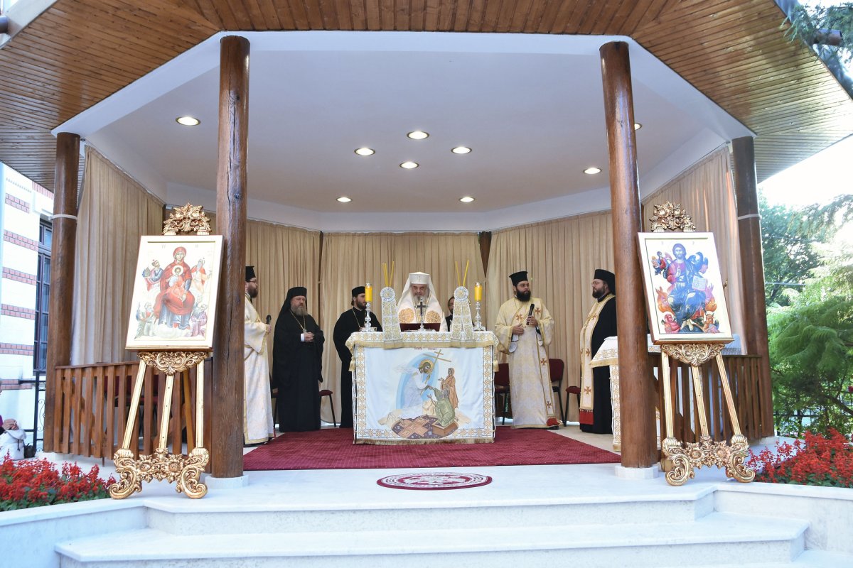 Binecuvântare de hram la Mănăstirea Radu Vodă 17608