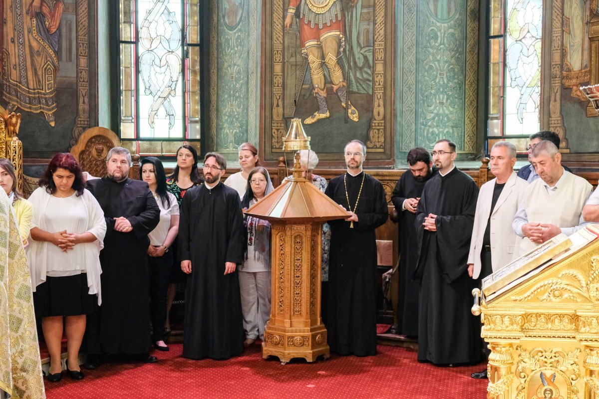 Misiune pentru cultivarea unităţii de credinţă şi de neam a românilor 17581