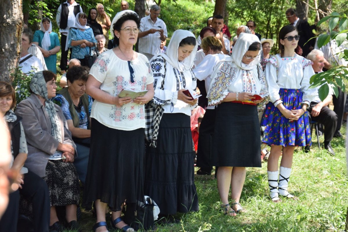 Slujiri arhiereşti de Sfânta Treime 17455