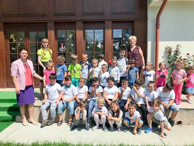 „Brățările prieteniei” la Centrul „Sfânta Anastasia” din Craiova 17399