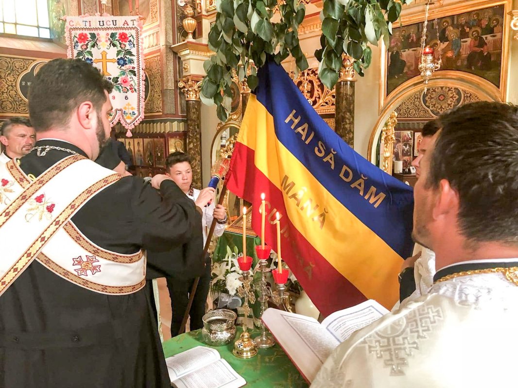 Eveniment închinat Marii Uniri în Parohia Mândruloc 17405