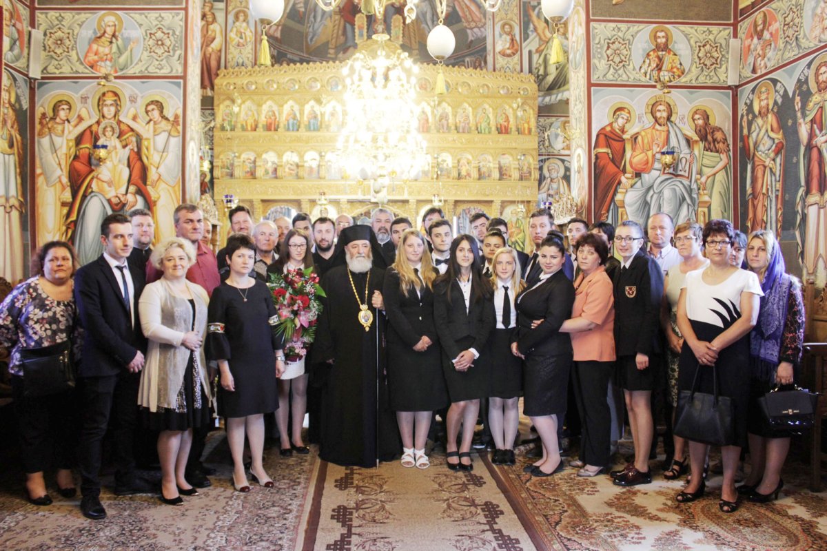Liturghie arhierească la biserica Liceului Teologic din Făgăraș 17383