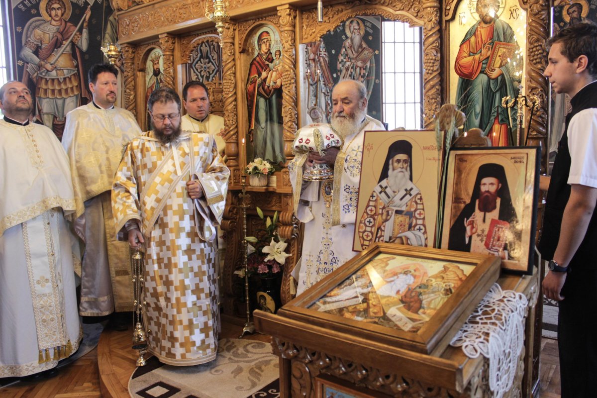 Liturghie arhierească la biserica Liceului Teologic din Făgăraș 17386