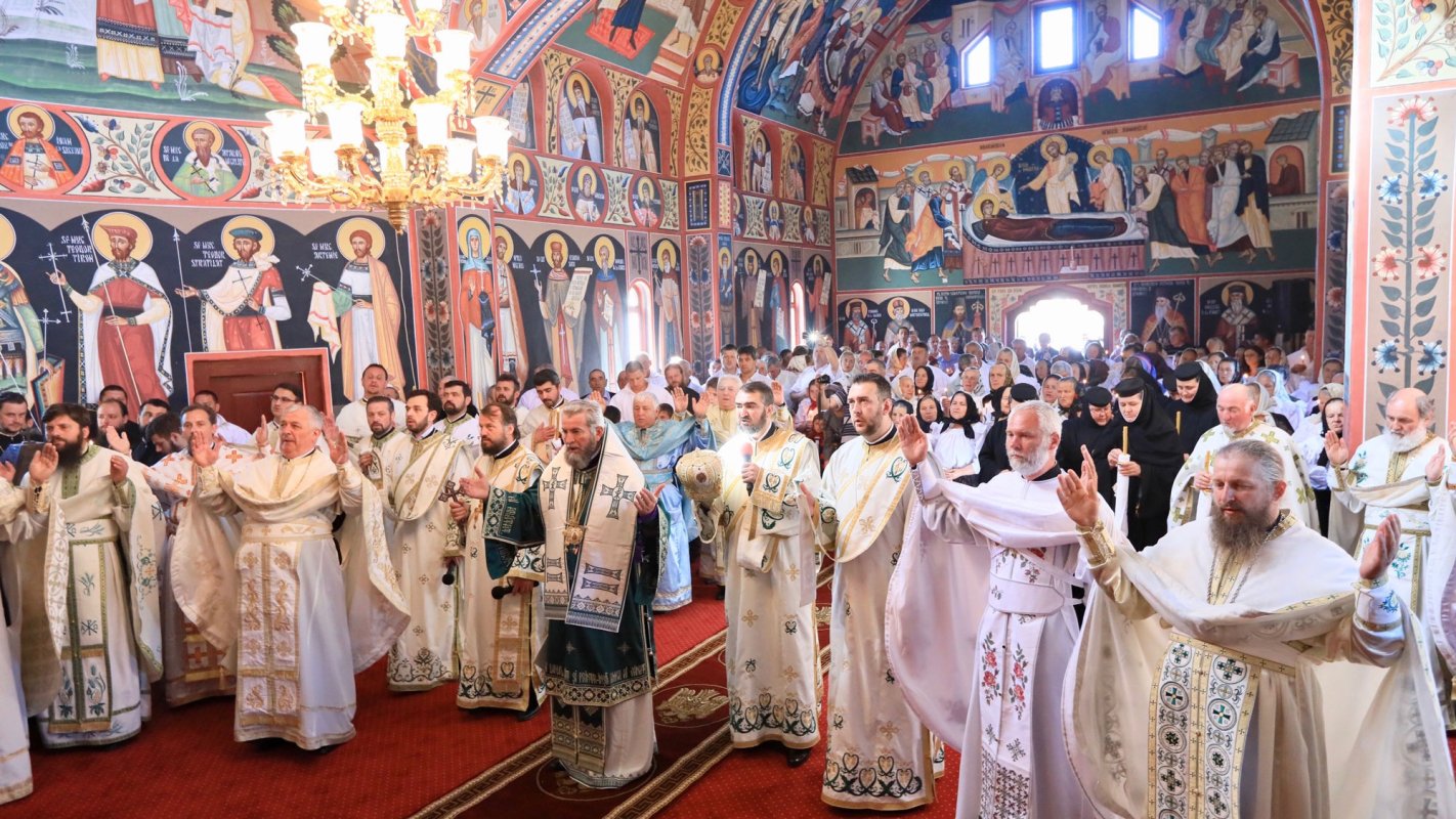 Târnosirea bisericii din Valea Muntelui – Bârsana, Maramureş 17382