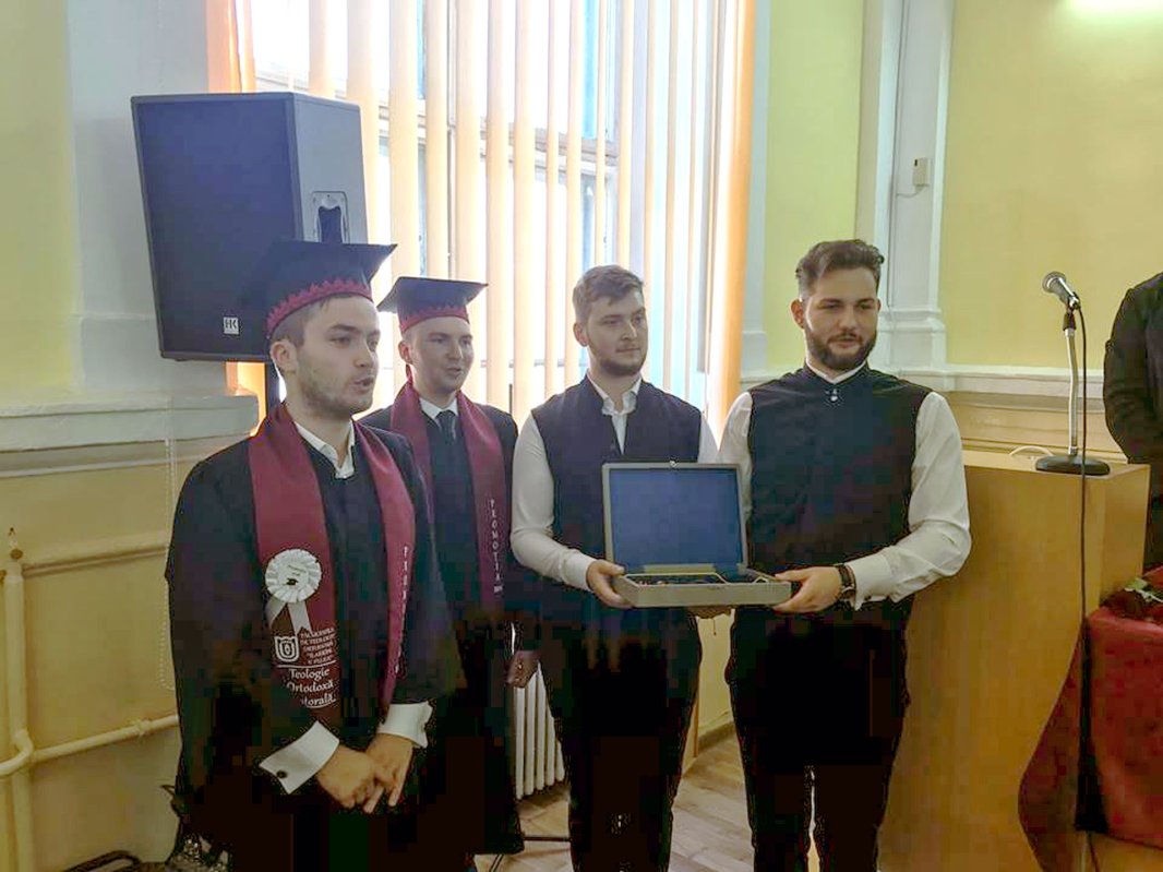 Festivitate de absolvire a studenților teologi arădeni 17331