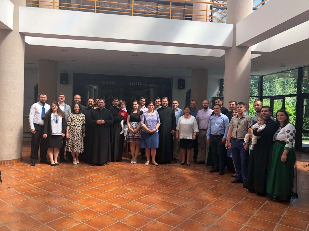 Întâlnirea de zece ani a elevilor Seminarului Teologic „Sfântul Ierarh Vasile cel Mare“ din Iaşi 17292