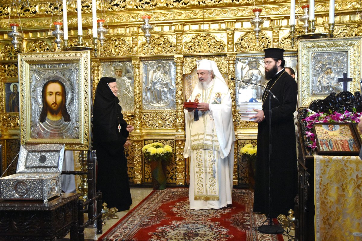 Patriarhul României la Mănăstirea Samurcăşeşti 17333